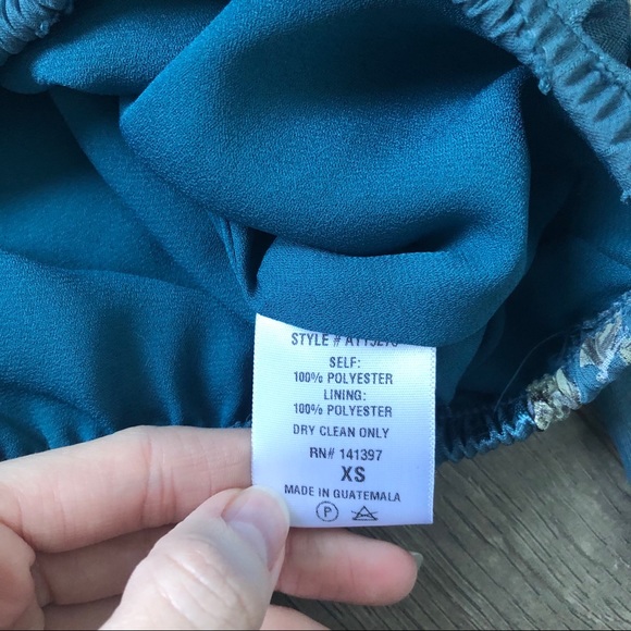 SOLD • ASTR THE LABEL Surplice Cut Velvet Top NWOT - Picture 4 of 7